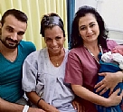 התינוקת הראשונה שפתחה את השנה החדשה