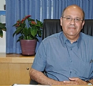 ד"ר חזי לוי, מנהל המרכז הרפואי על תרומות לברז